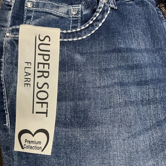 Sky Womens Size 15/16 Blue Super Soft Flare Jeans Denim Embroidered Pockets - Picture 10 of 15